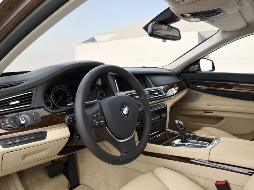 BMW 750li f02