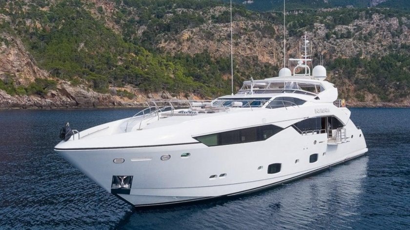 Sunseeker 40 meter yacht
