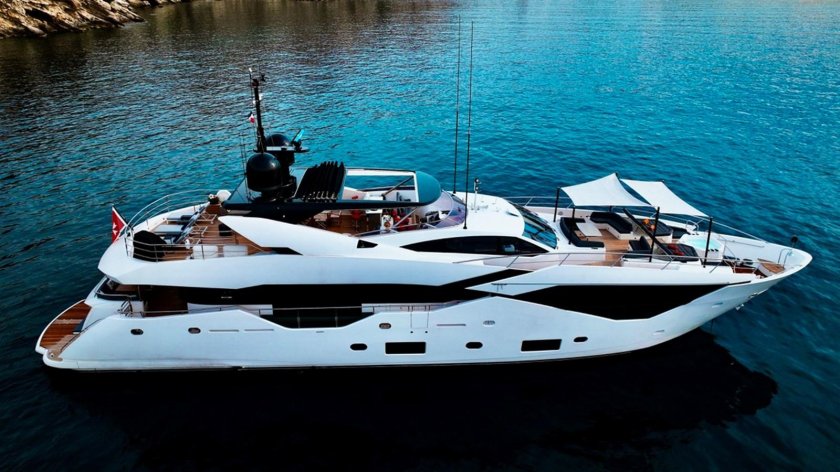 Яхта сансикер 131