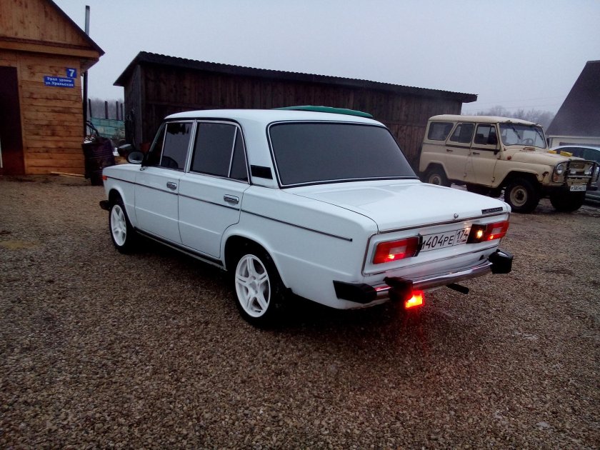 ВАЗ 2106 белая