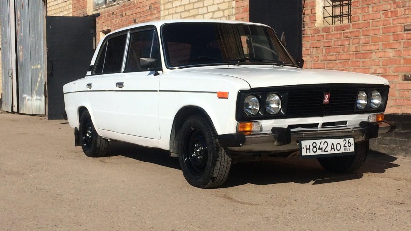 Лада 2106 белая