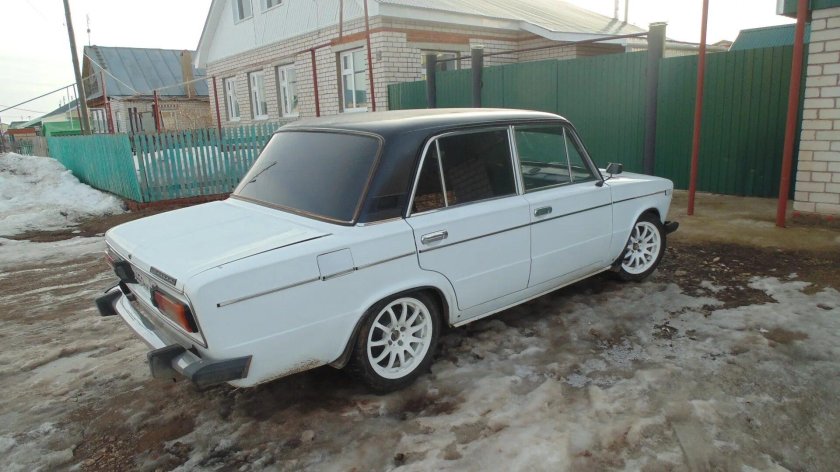 ВАЗ 2106 белая с черной крышей
