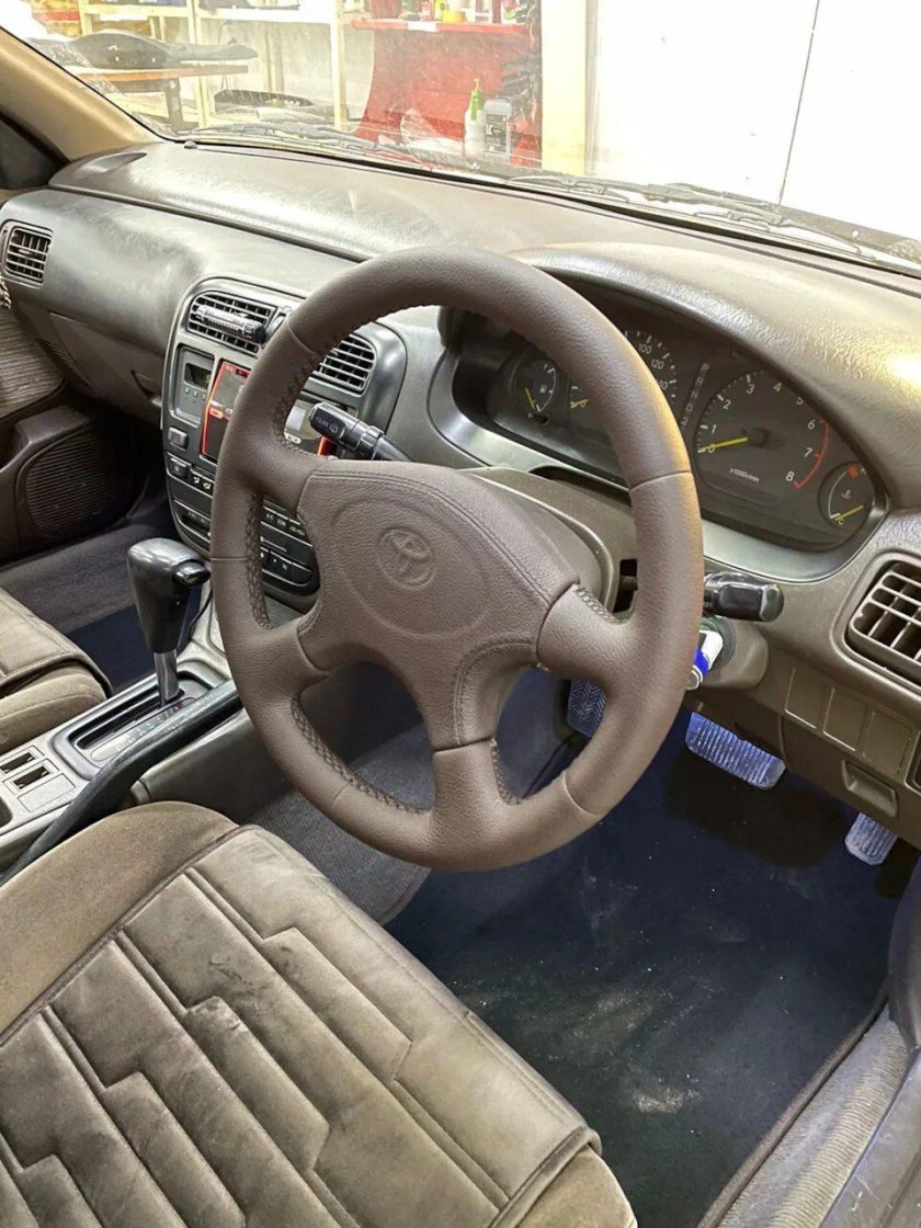 Toyota Carina 6