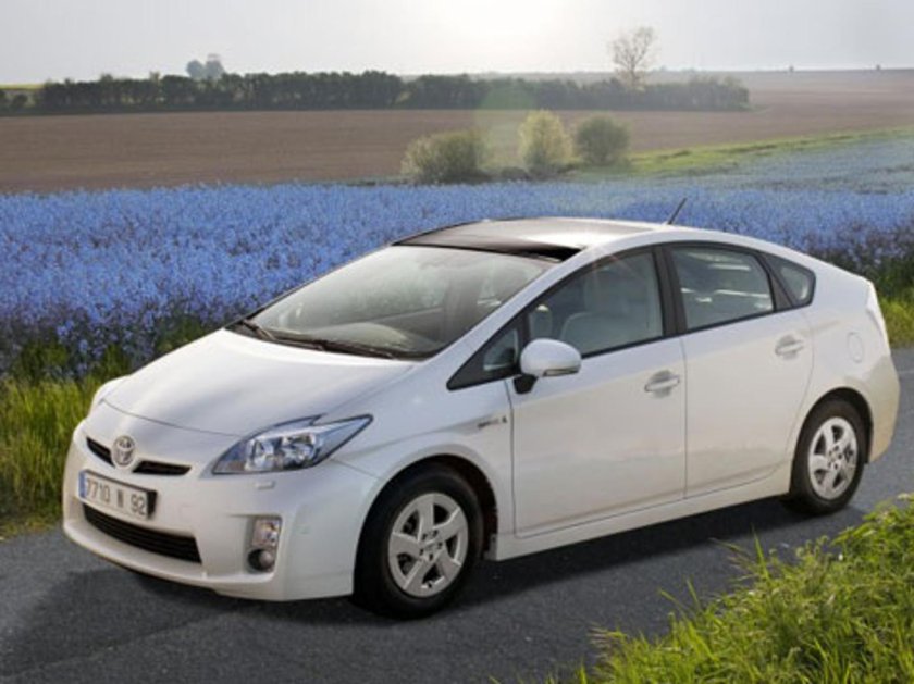 Тойота Приус гибрид 2009