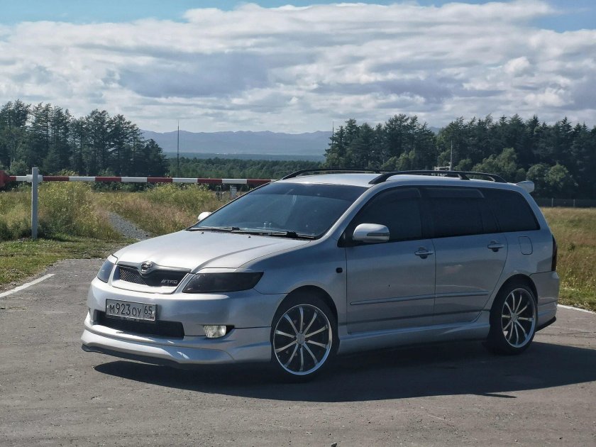 Тойота Королла Филдер 2005