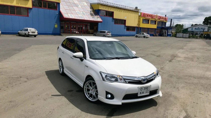 Toyota Fielder 160 кузов