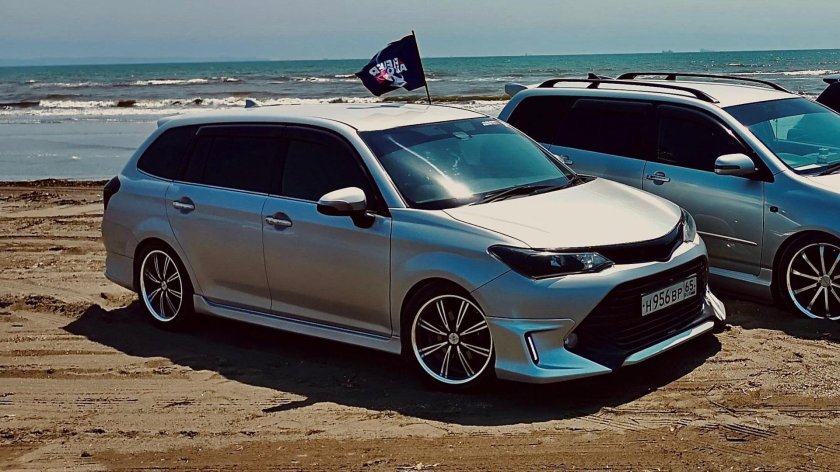 Toyota corolla fielder 2017