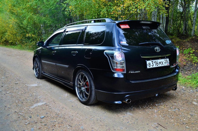 Toyota Corolla Fielder 202