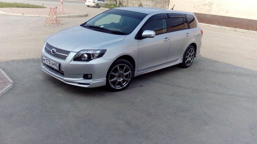 Toyota Corolla Fielder 141