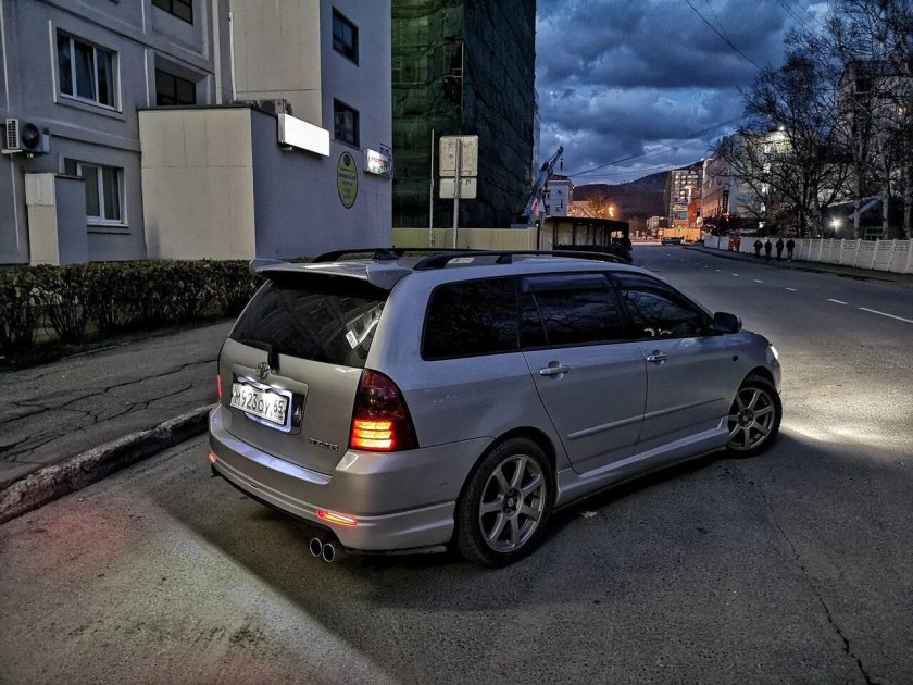 Тойота Королла Филдер 2005