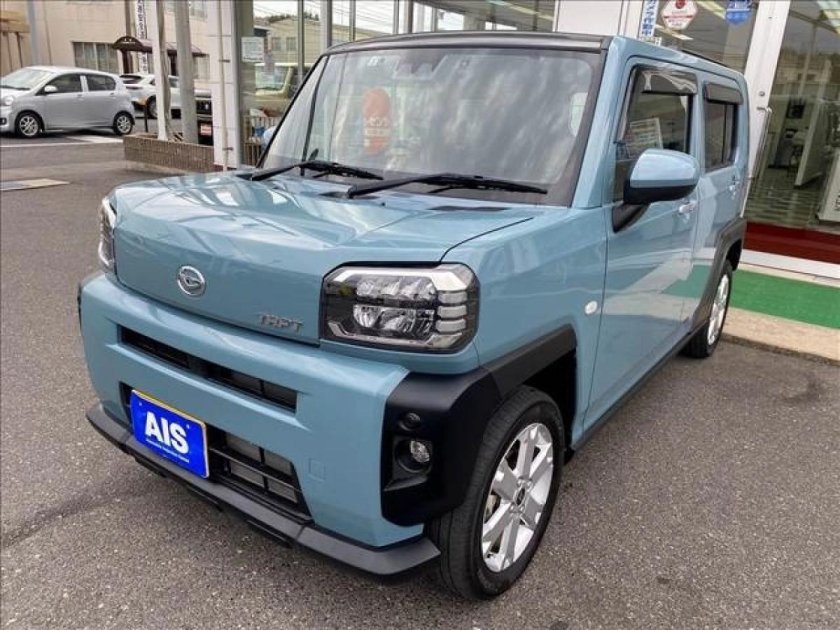 Машина daihatsu