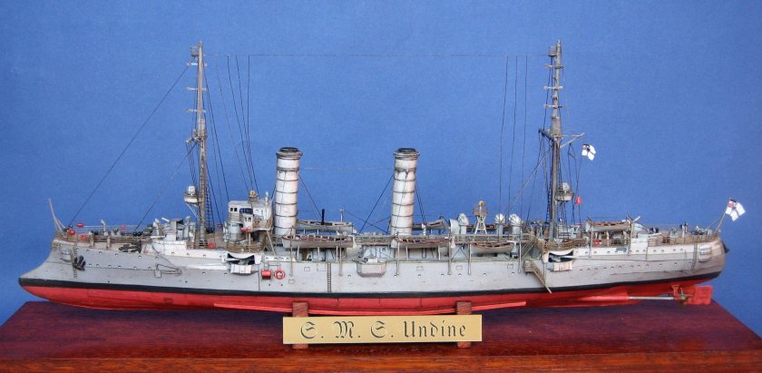 Бронепалубный крейсер Газелле