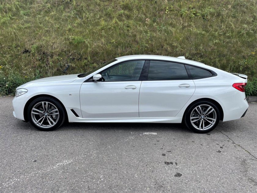 BMW 3 f30 m пакет белая сзади