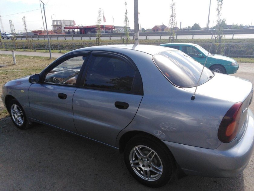 Шевроле Ланос 2008 серебристый