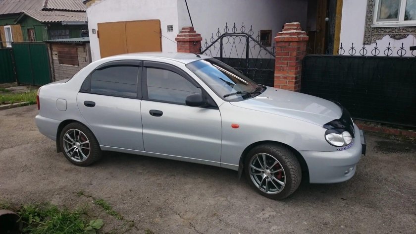Chevrolet lanos серебристый