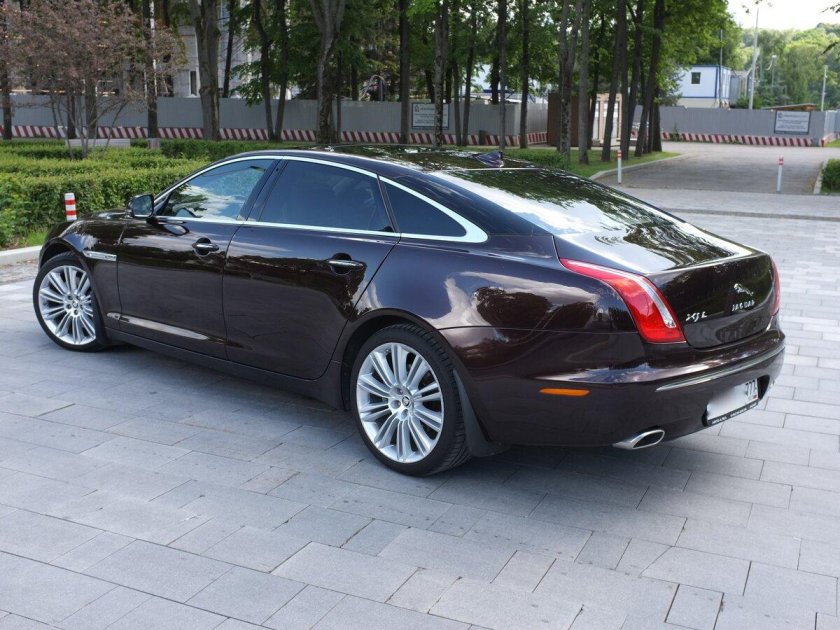 Jaguar XJ x351