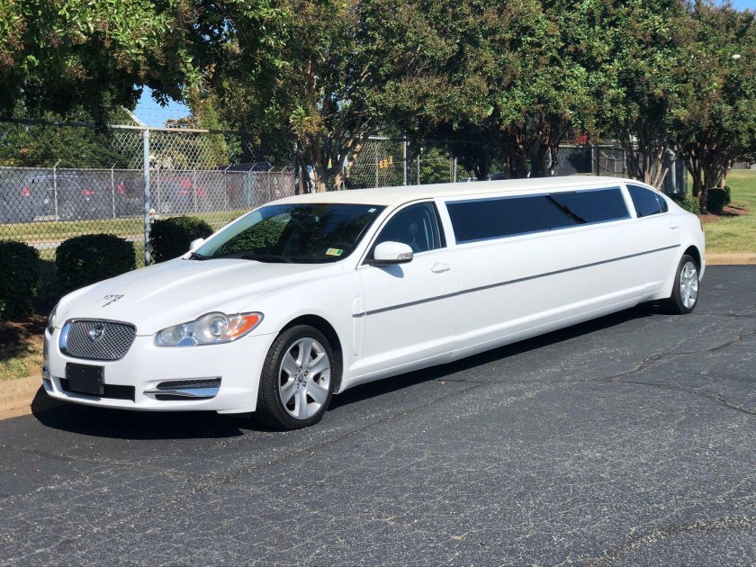 Ягуар XF лимузин