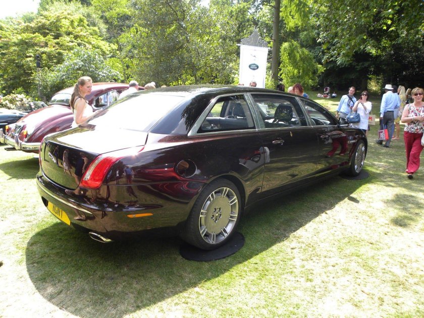 Jaguar XJ Limousine