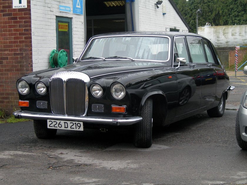 Jaguar Daimler ds420