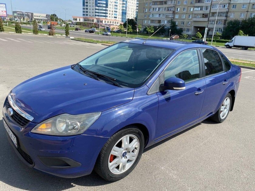 Синий Форд фокус 2 седан