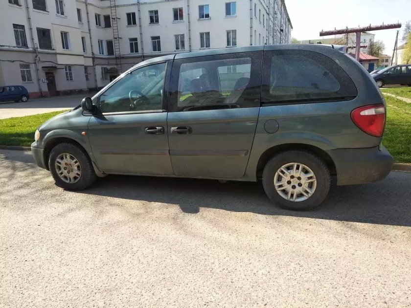 Dodge caravan iv