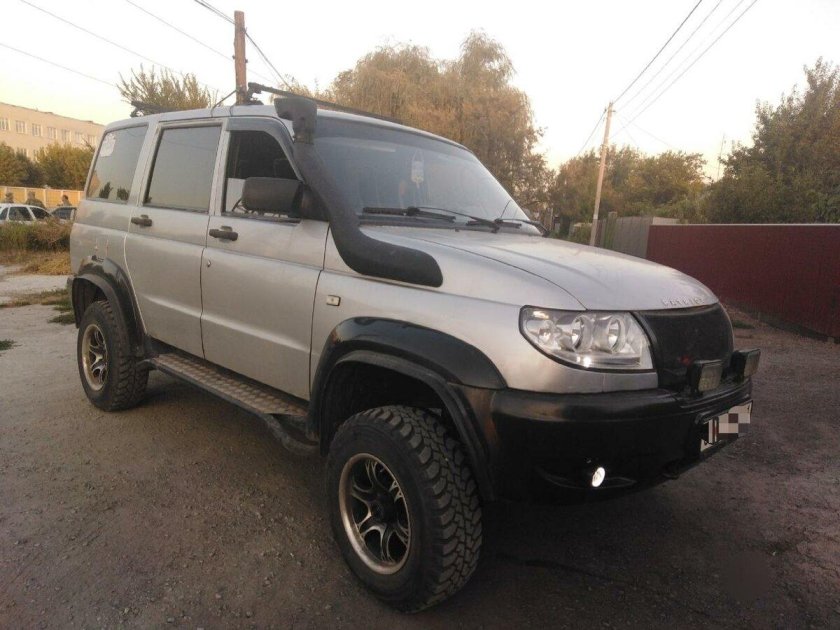 УАЗ Патриот серебристый