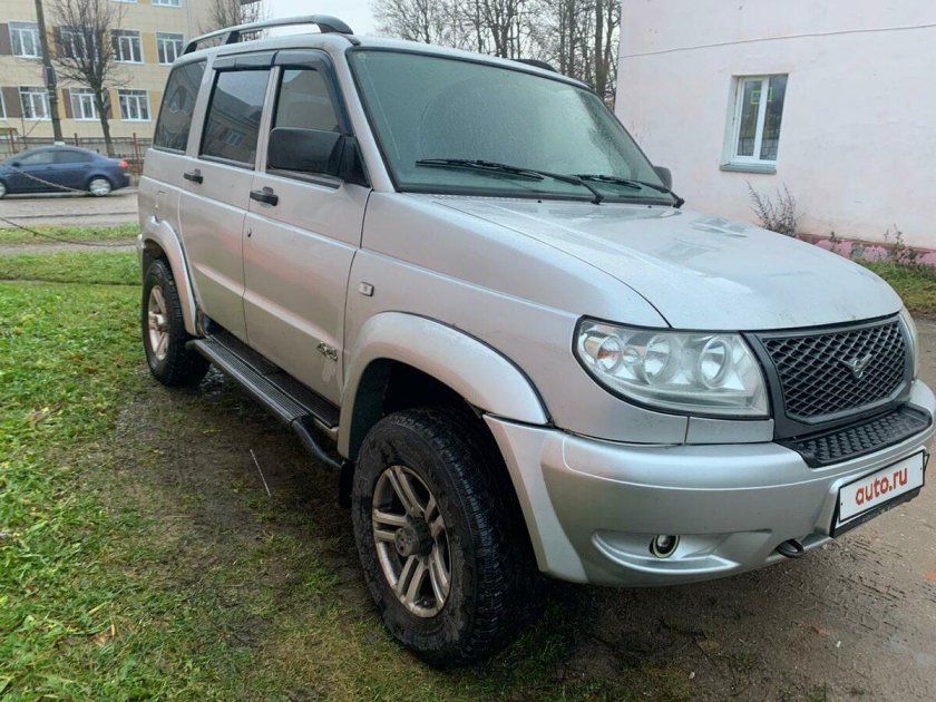 Серый уаз патриот