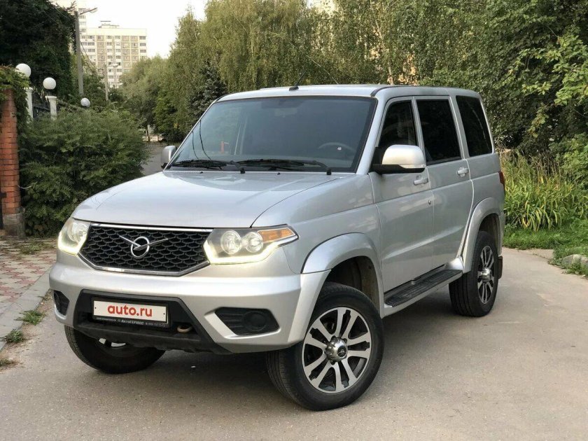 Уаз патриот серебристый