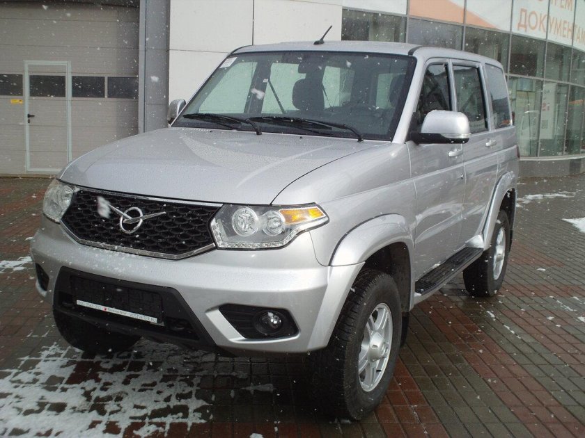 УАЗ Патриот серебристый металлик