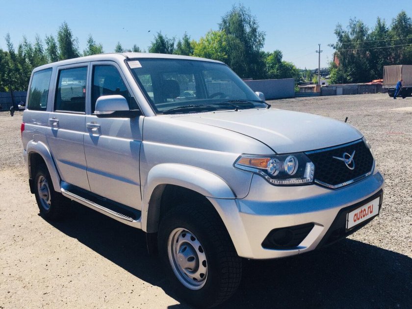 УАЗ Патриот 2017 серебристый