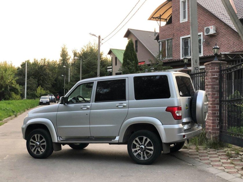 УАЗ Патриот 2021 серебристый