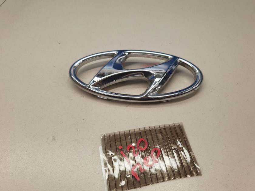 Артикул эмблема решетки радиатора Хундай Гетц 2007 год