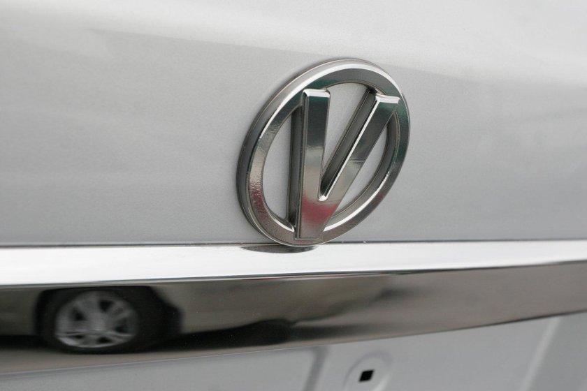 Автомобильный логотип Vortex Estina