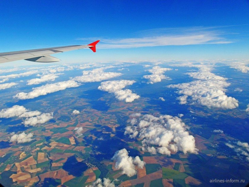 Вид с самолета на землю