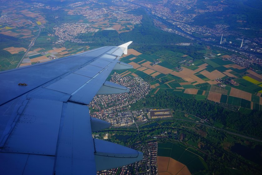 Вид с самолета на землю