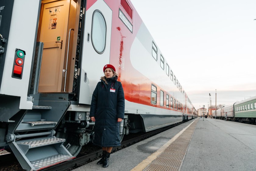 Двухэтажный фирменный поезд РЖД