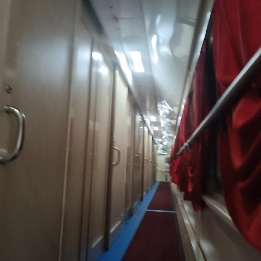 Фирменный поезд «волгоград» 001и/002и