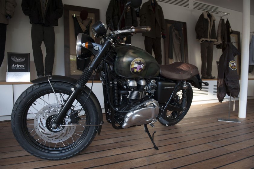 Мотоцикл triumph bonneville