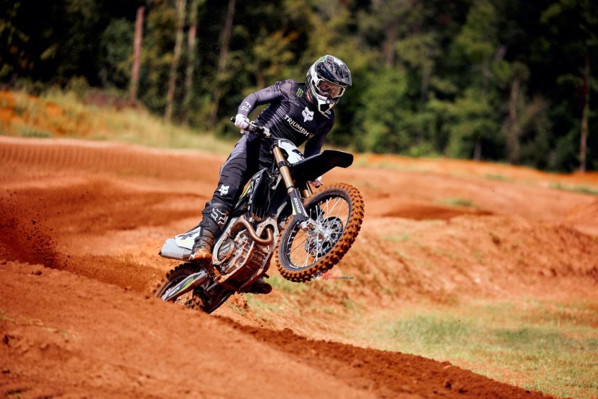 Кроссовый мотоцикл