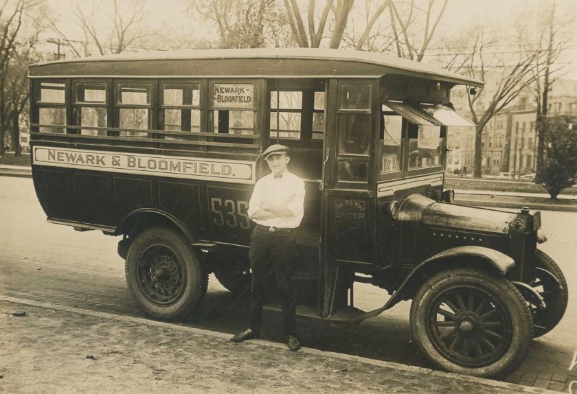 Самый первый автобус