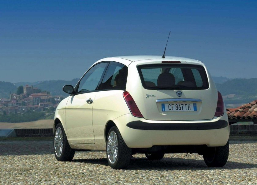 Wikipedia Lancia Ypsilon 2011