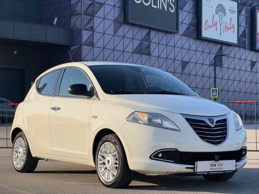Wikipedia lancia ypsilon 2011