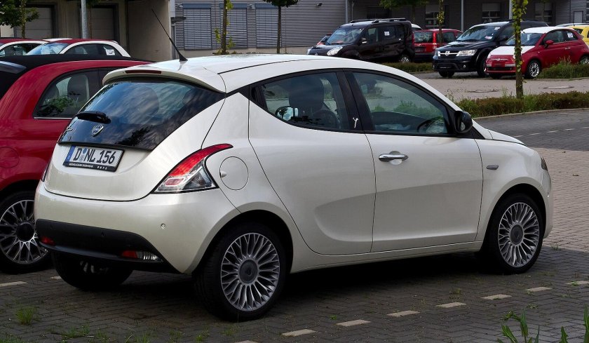 Лянча ипсилон 2021