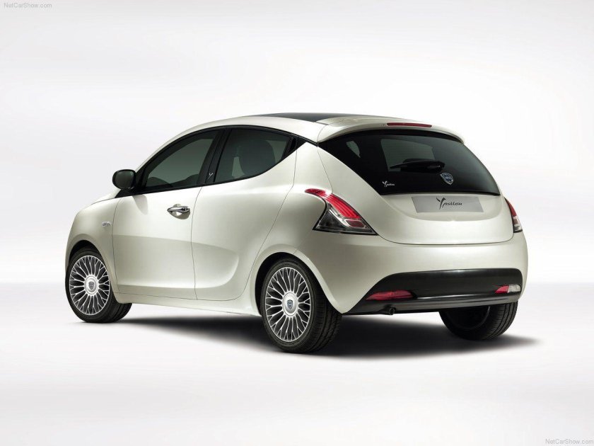 Lancia Ypsilon габариты