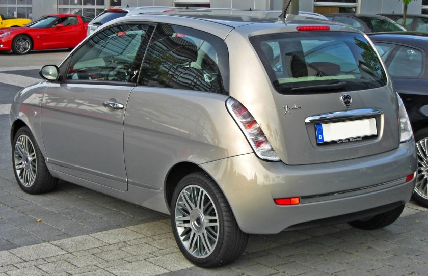 Lancia Ypsilon i