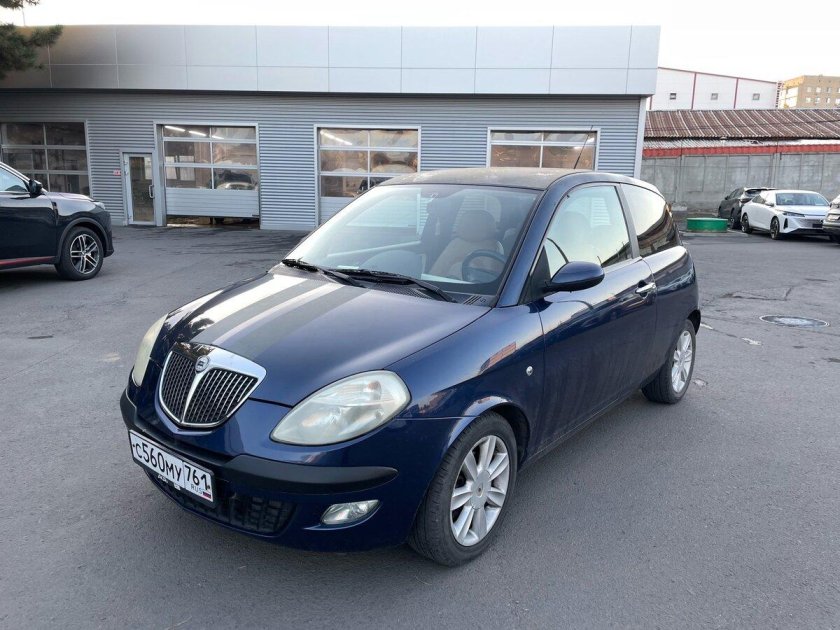 Lancia ypsilon 2007
