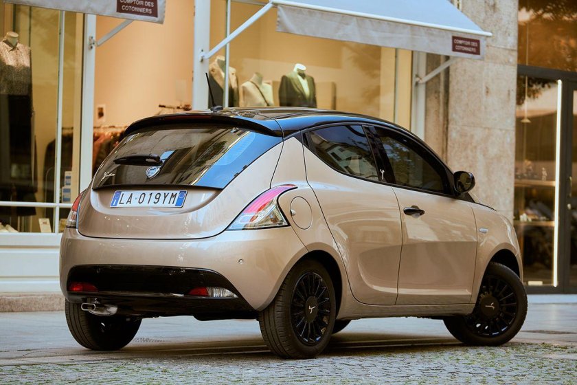 Лянча автомобиль 2020