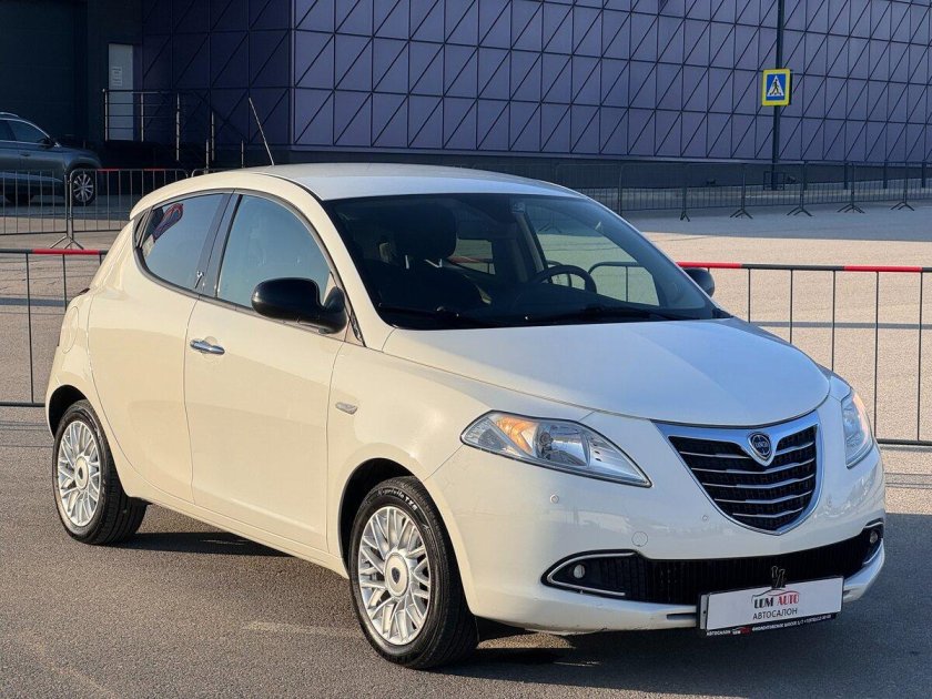 Wikipedia lancia ypsilon 2011