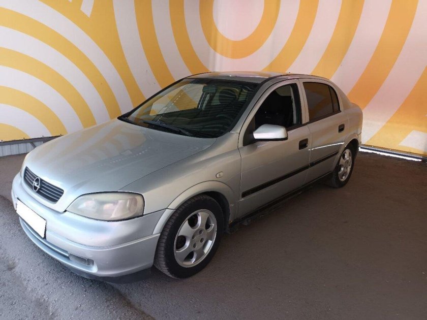 Опель Астра 2000 года