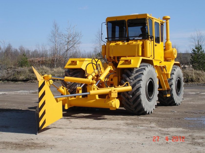 Кировец к-703ма-дм-15